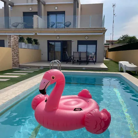 Duplex Con Piscina Individual Y Vistas Al Mar En בית נופש טורבייחה