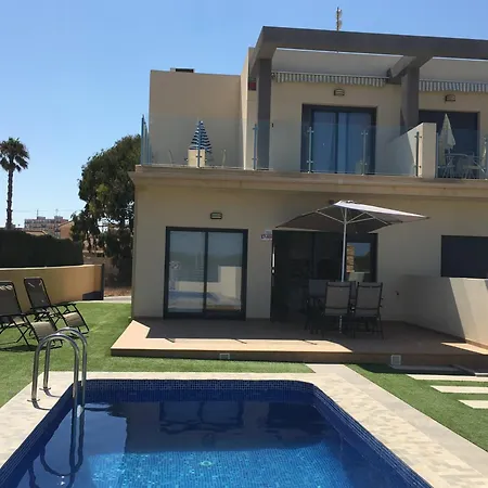 Duplex Con Piscina Individual Y Vistas Al Mar En טורבייחה