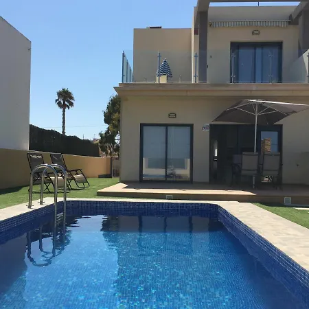 Duplex Con Piscina Individual Y Vistas Al Mar En בית נופש *