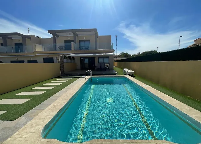 Duplex Con Piscina Individual Y Vistas Al Mar En Nyaraló Torrevieja